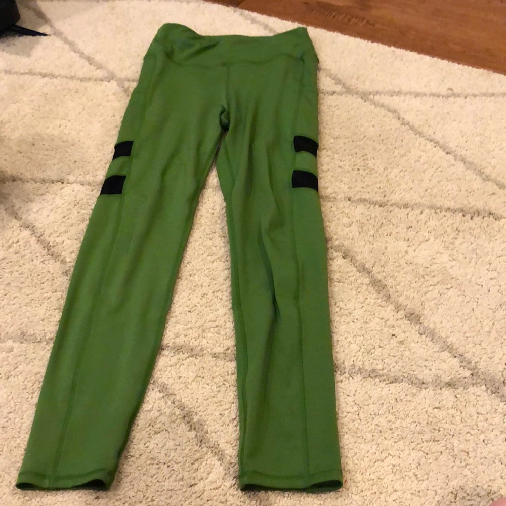 Green exercise leggings
